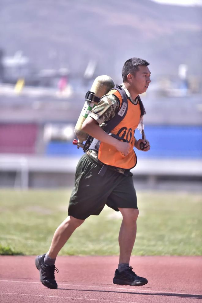 九游棋牌关于马拉松大奖赛，云贵玄武队与岭南闪电队绝杀，VAR改判成焦点！赛场纪律更严谨的信息